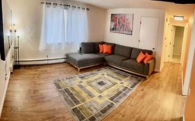 Lovely Two Bedroom, Minutes Away From Downtown