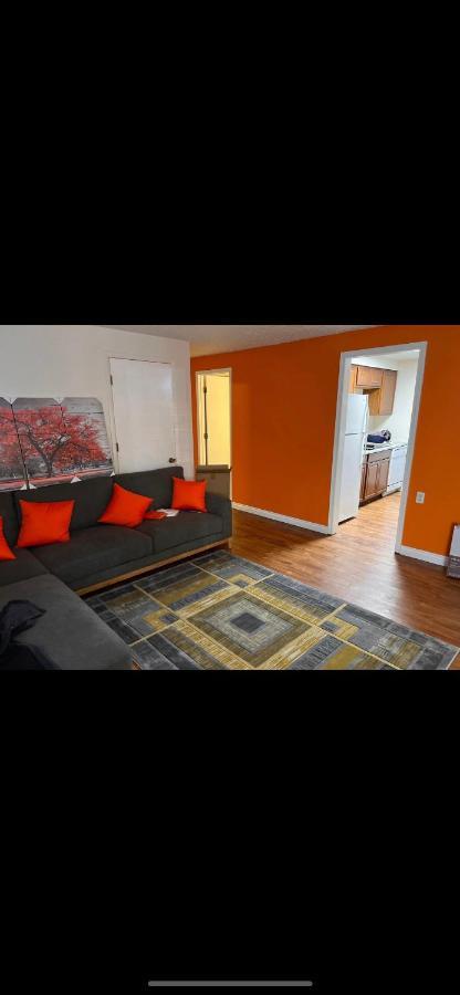 Lovely Two Bedroom, Minutes Away From Downtown Anchorage Exterior photo
